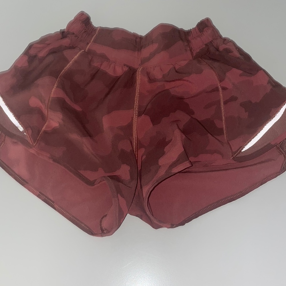 Pink camo lululemon 2.5 hotty hot shorts
